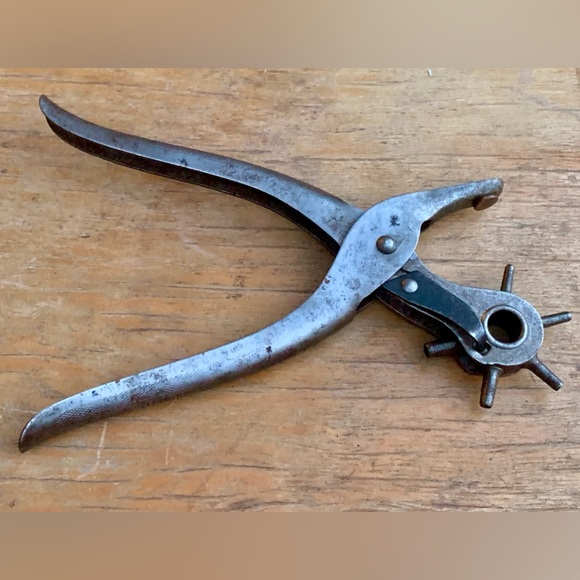 Vintage Sargent & Co. Solid Metal Rotating 6 Size Leather Hole Punching Tool - Picture 2 of 13